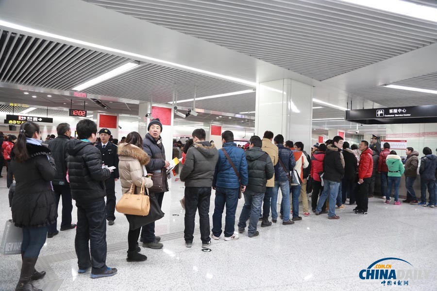 河南首條地鐵正式運(yùn)營 古都鄭州邁入“地鐵時代”