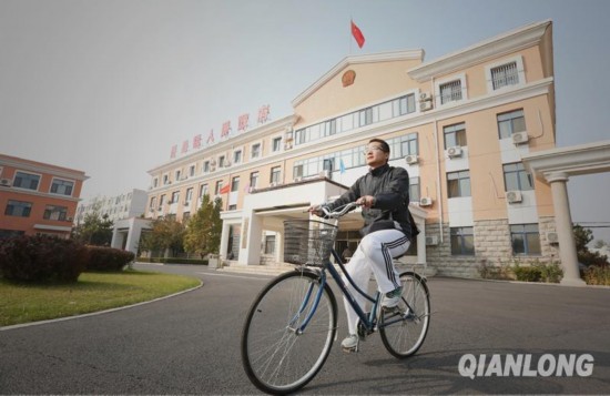 趙寧：大學(xué)生村官的老師夢(mèng)