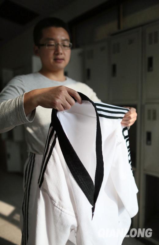 趙寧：大學(xué)生村官的老師夢(mèng)