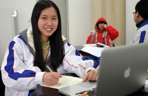 成都高三女孩被美國名校錄取 獲170萬獎學(xué)金