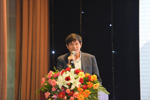 2013年度人民網(wǎng)獎學(xué)金頒獎典禮在京舉行 “最具潛質(zhì)新聞人大賽”啟動