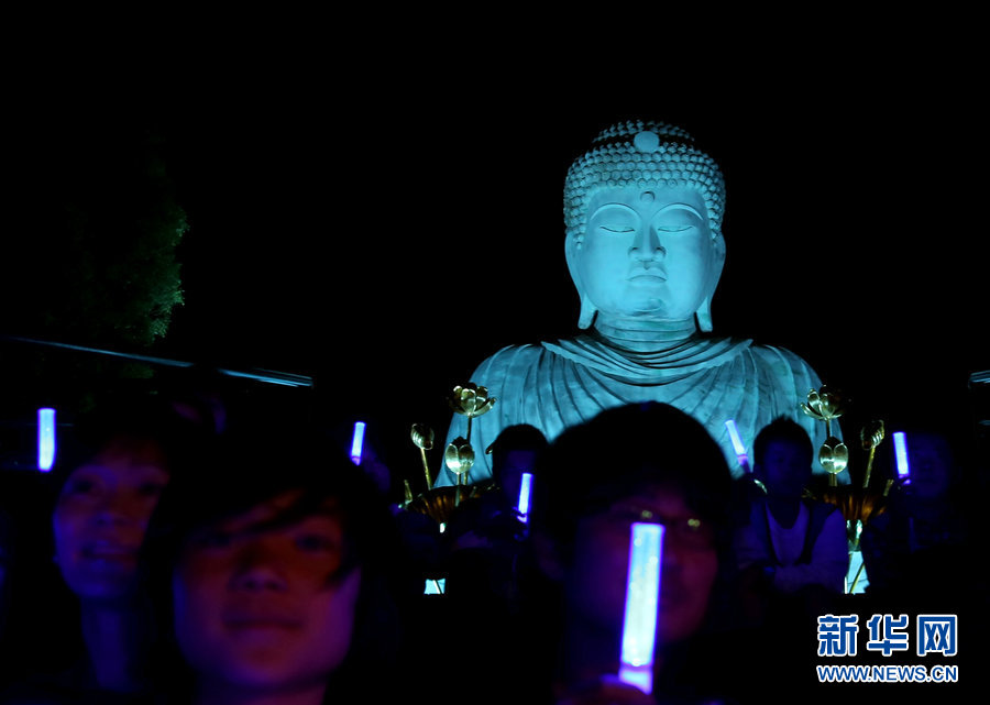 關(guān)注來自星星的孩子 全球?yàn)閻埸c(diǎn)亮藍(lán)燈