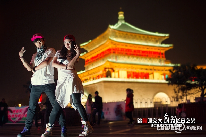 “跳舞吧，交大！”走紅網(wǎng)絡(luò) 高難度動(dòng)作獲網(wǎng)友點(diǎn)贊