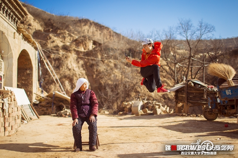 “跳舞吧，交大！”走紅網(wǎng)絡(luò) 高難度動作獲網(wǎng)友點(diǎn)贊