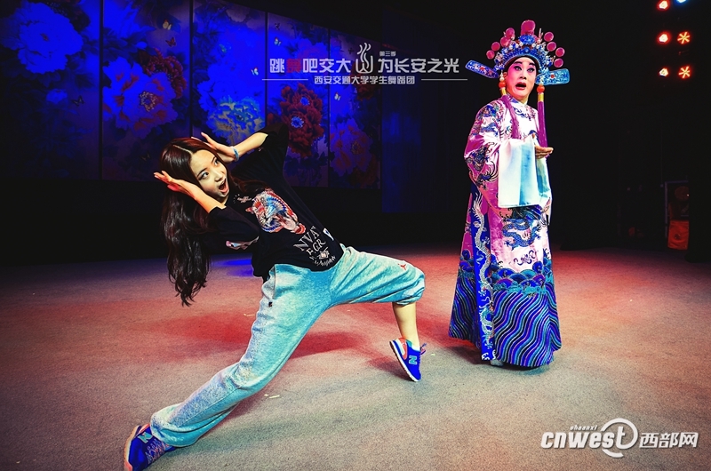 “跳舞吧，交大！”走紅網(wǎng)絡(luò) 高難度動作獲網(wǎng)友點贊
