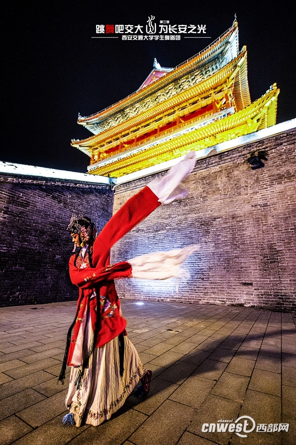 “跳舞吧，交大！”走紅網(wǎng)絡(luò) 高難度動(dòng)作獲網(wǎng)友點(diǎn)贊