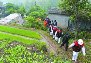 北京“流動(dòng)醫(yī)院”進(jìn)震區(qū)