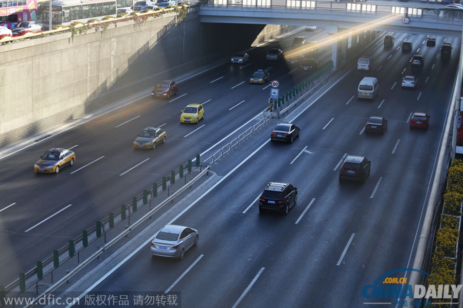 北京今起實施機動車單雙號限行措施