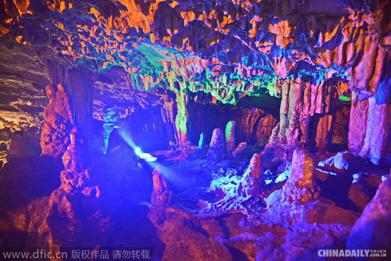 中國(guó)房山世界地質(zhì)公園-房山“石花洞” 色彩繽紛美哉