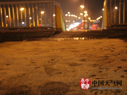 今年首場(chǎng)大范圍雨雪開啟 陜?cè)サ染值赜斜┭?/></p>

<p align=