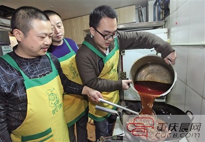 人大畢業(yè)年薪40萬 重慶小伙北京辭職回渝學做小面！
