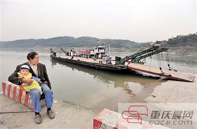 重慶城車渡最盛時曾有8條航線，現(xiàn)在只剩北碚三土嘉陵江車渡仍在運行