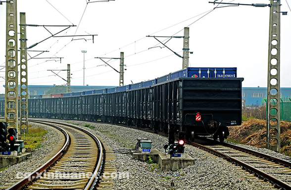 “渝新歐”2014年去程第100班今晨重慶發(fā)車(chē)