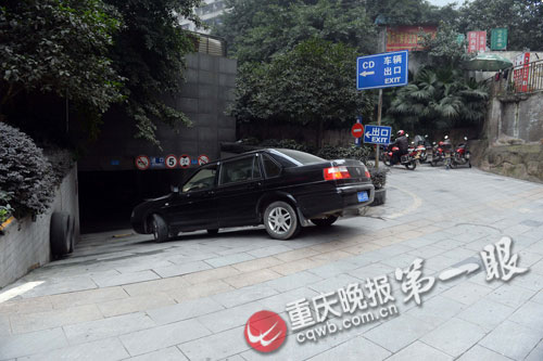 紅綠燈、地窖、迷宮 主城奇葩車庫折磨你的有幾個