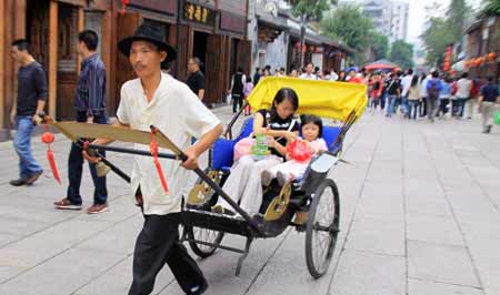 中國(guó)歷史文化名街·福州三坊七巷重現(xiàn)重陽(yáng)節(jié)民俗