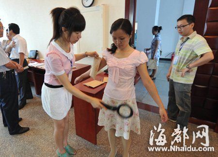 福建省直公務(wù)員面試首次開放 增強考試透明度(組圖)