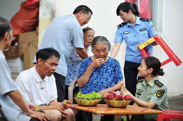 福建：普及新《老年法》 關(guān)愛(ài)身邊老人