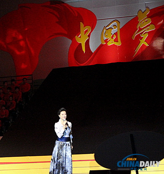 中國(guó)音協(xié)“送歡樂下基層”走進(jìn)福清 宋祖英榕城獻(xiàn)唱