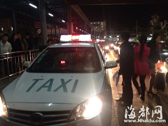 福州火車站“運(yùn)管叔叔”：絕不滯留一名旅客