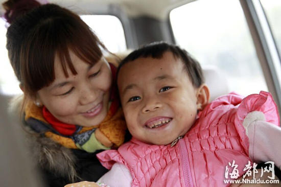 福州9歲女童身高僅80厘米 多方助力圓其上學(xué)夢(mèng)