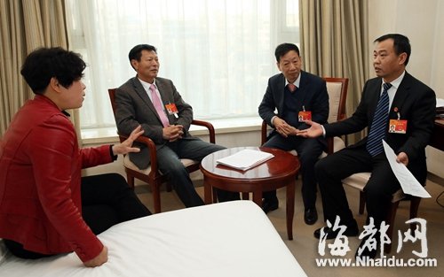 尤權(quán)希望福建代表提出有針對(duì)性、建設(shè)性意見(jiàn)建議