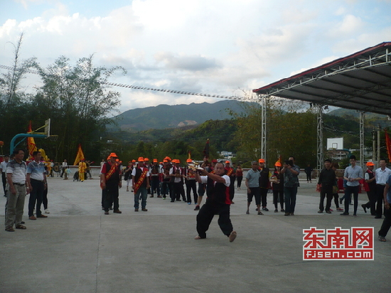 臺(tái)灣南投市鄒氏宗到華安尋根謁祖