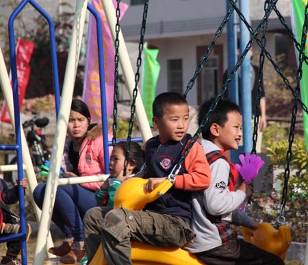 安利投200萬建26個農(nóng)村兒童友好社區(qū) 惠及10萬留守兒童