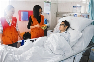 深圳五星級(jí)義工患肝癌 愛心市民齊伸援手幫其渡過難關(guān)