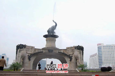 “綠城”南寧 歌舞升平絕對(duì)奔放