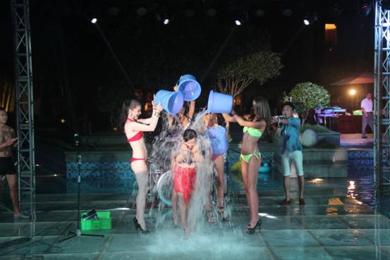 桂林香格里拉大酒店水上比基尼派對(duì)激情冰桶挑戰(zhàn)