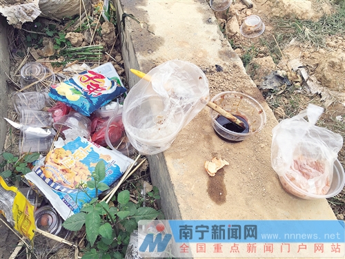 廣西大學(xué)實(shí)驗(yàn)基地變燒烤場 一塊地里紅薯窯超30個(gè)