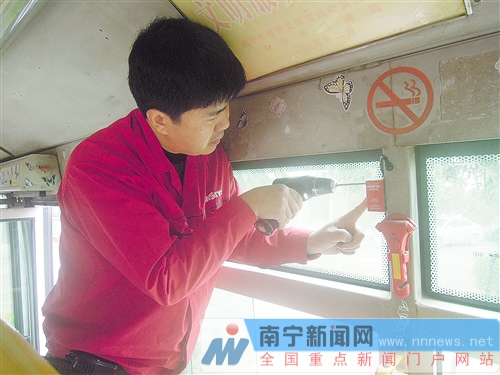 726輛空調(diào)公交將裝“破窗神器” 年內(nèi)試點電子站牌