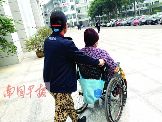 陪護要3000元紅包給不給？ 陪護：辛苦付出要回報