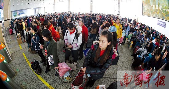 南寧鐵路客流高峰將持續(xù)到17日 跑錯車站能補救
