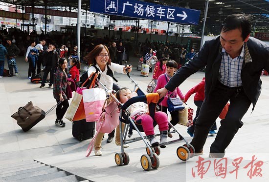 南寧鐵路客流高峰將持續(xù)到17日 跑錯車站能補救