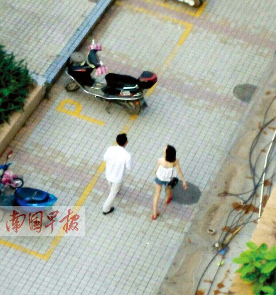 酒托女用軟件“釣”男子來(lái)消費(fèi) 記者采訪(fǎng)手機(jī)被砸