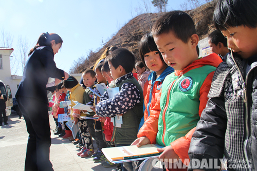 愛心在奉獻(xiàn)里綻放秦皇島海事青年志愿者三月在行動