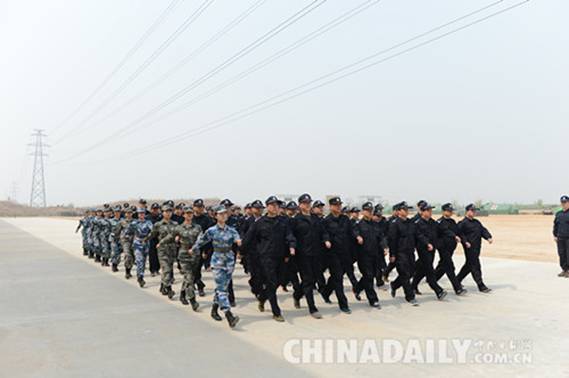 白求恩醫(yī)務(wù)士官學(xué)校與石市長安分局開展軍警共建活動(dòng)