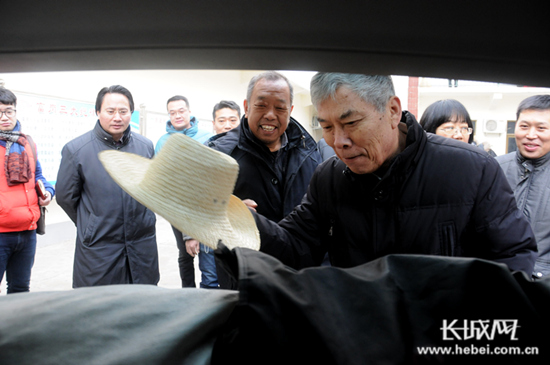 踐行“兩學一做” 全體黨員要向李保國學什么？