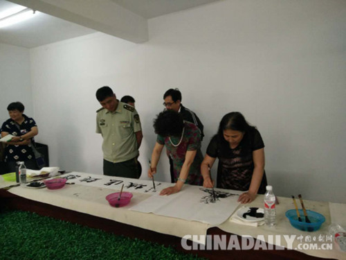 唐山愛(ài)心企業(yè)開(kāi)展慰問(wèn)武警官兵活動(dòng)
