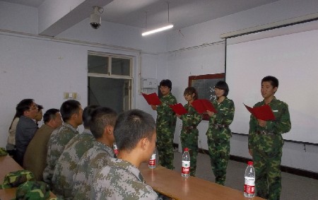 河南師大對(duì)軍訓(xùn)新生開展九一八國(guó)防教育