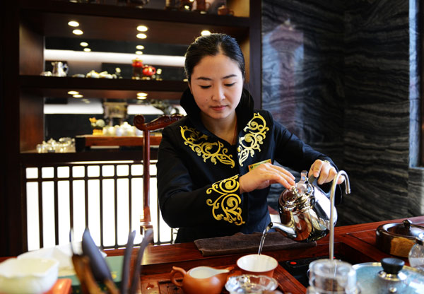 河南茗陽茶業(yè)隆重揭牌 將打造真正生態(tài)茶產(chǎn)業(yè)