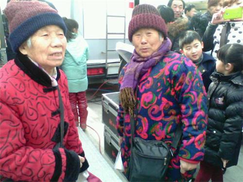 鄭州地鐵一號線開通：速度真快 服務(wù)真行
