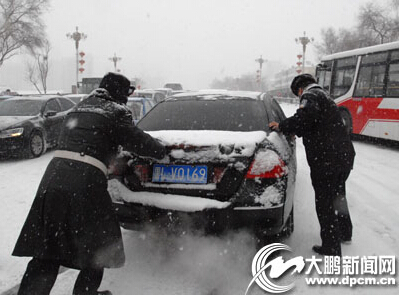 降雪致使交通事故增加 牡丹江交警部門(mén)提示注意安全