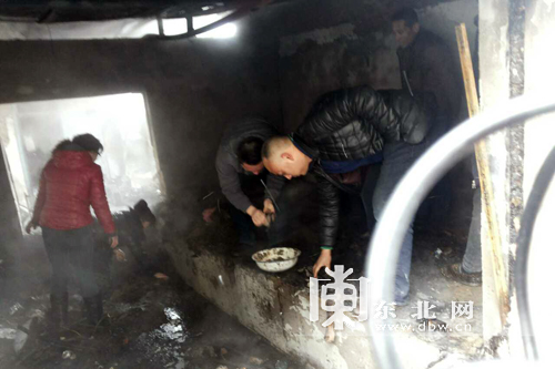 哈爾濱一村民家中房屋發(fā)生火災(zāi) 近5萬(wàn)元現(xiàn)金被燒毀(圖)