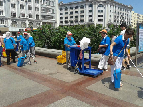 哈爾濱市民走上街頭，體驗(yàn)城市管理