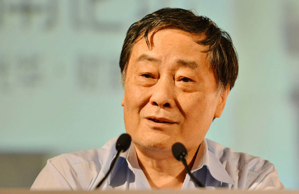 Zong Qinghou, chairman of the Hangzhou Wahaha Group, delivers a speech during a forum in Hangzhou, June 8, 2013. Beverage tycoon attacked, suspect arrested