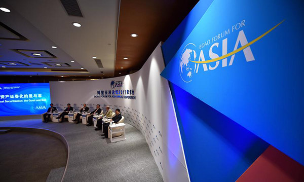 China champions economic globalization, braves challenges