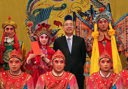 KMT Chairman visits mainland