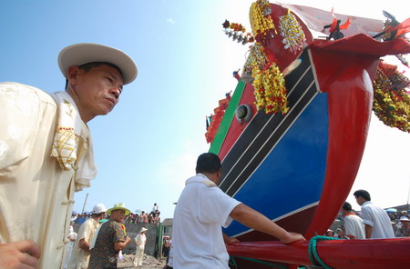Fishermen mark 'Dashu' with ceremony
